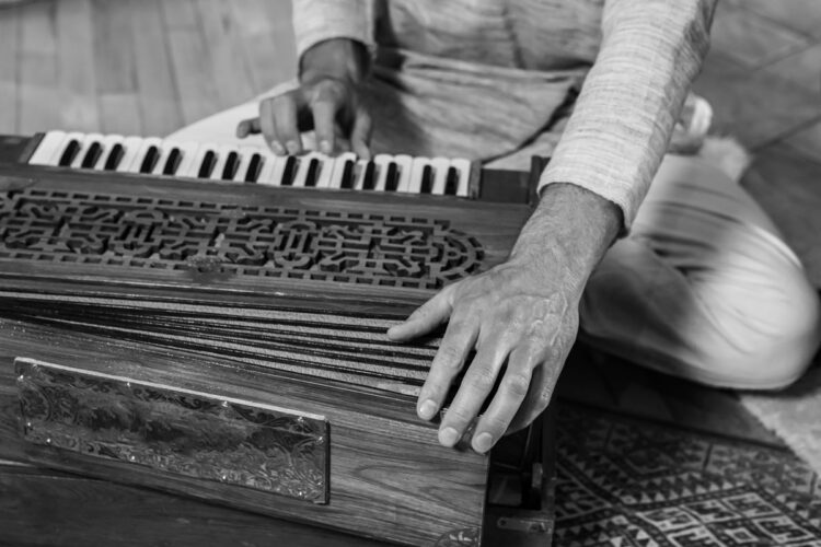 kirtan-uprising